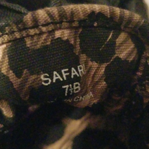 NWT Brighton "Safari" Ribbon Lace Sneakers - Picture 5 of 7